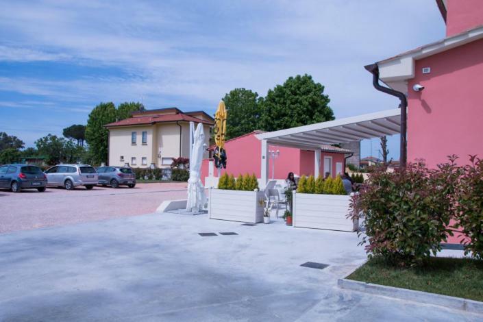 B&B Silvia Vecchiano Exteriör bild